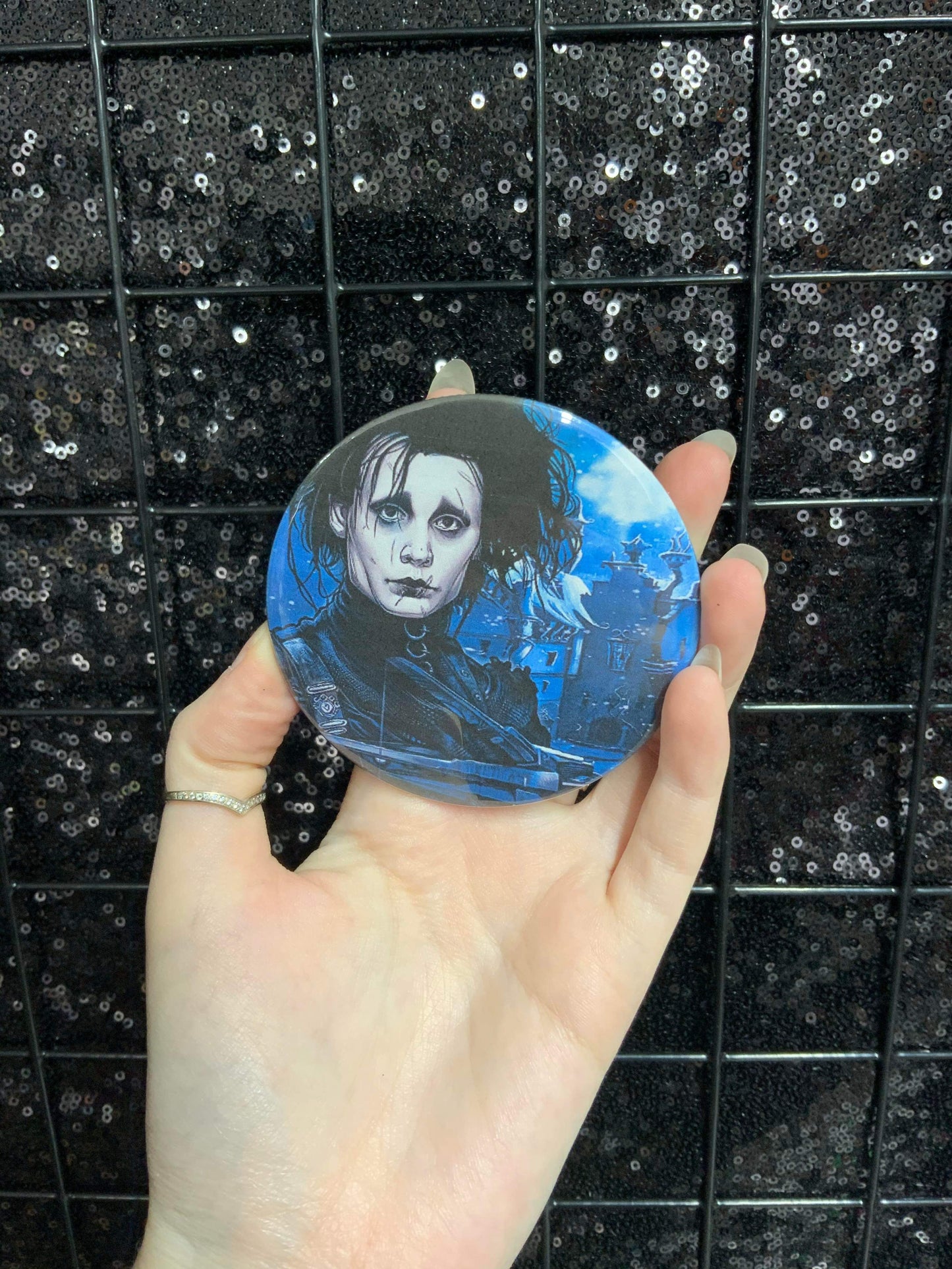 Edward snippy fingers Mirror