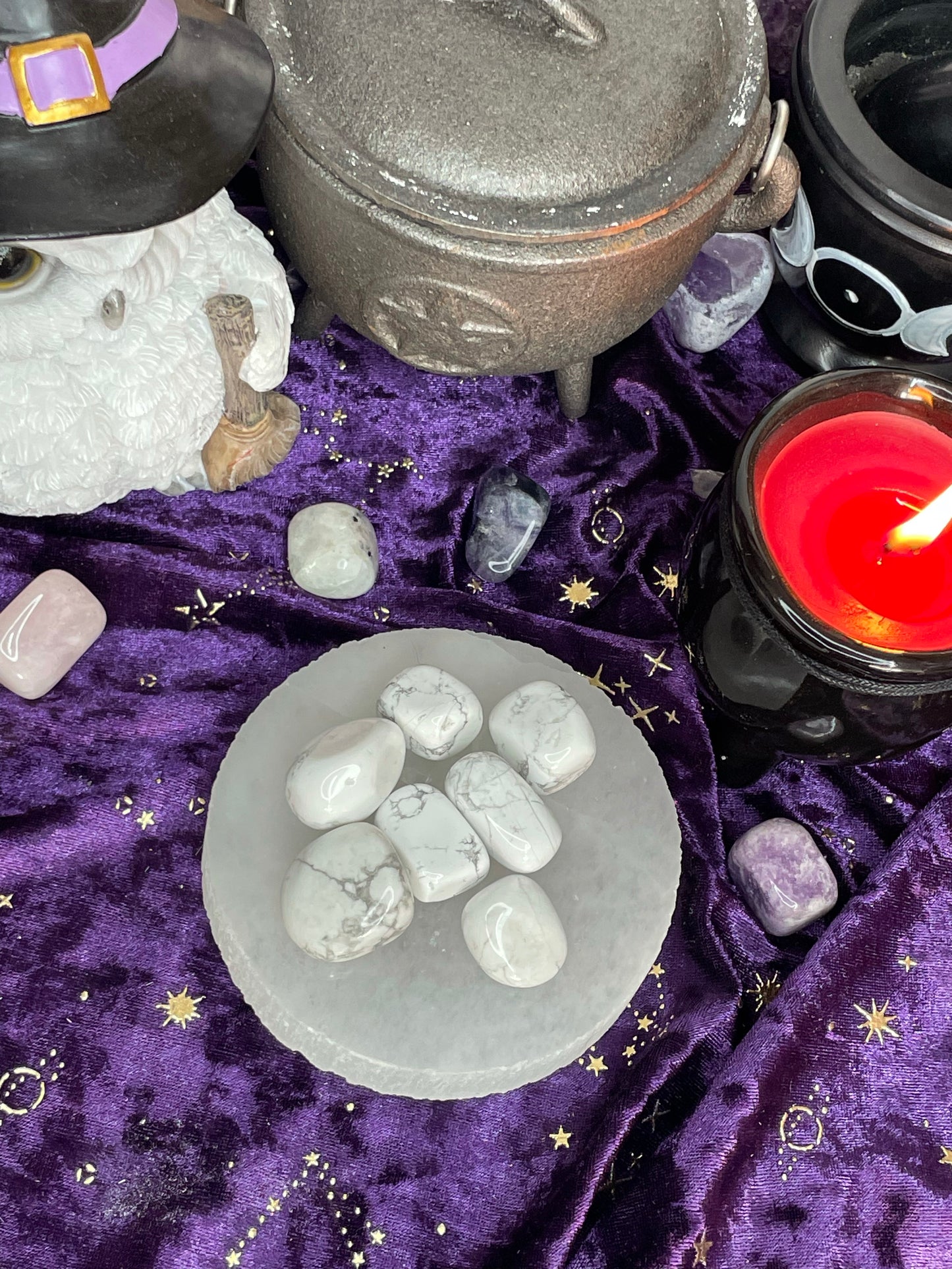 White howlite Polished tumblestone